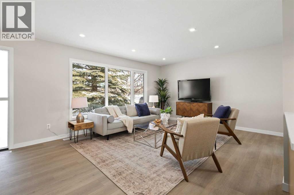 236 Silverview Way Nw, Calgary, Alberta  T3B 3K3 - Photo 6 - A2285156