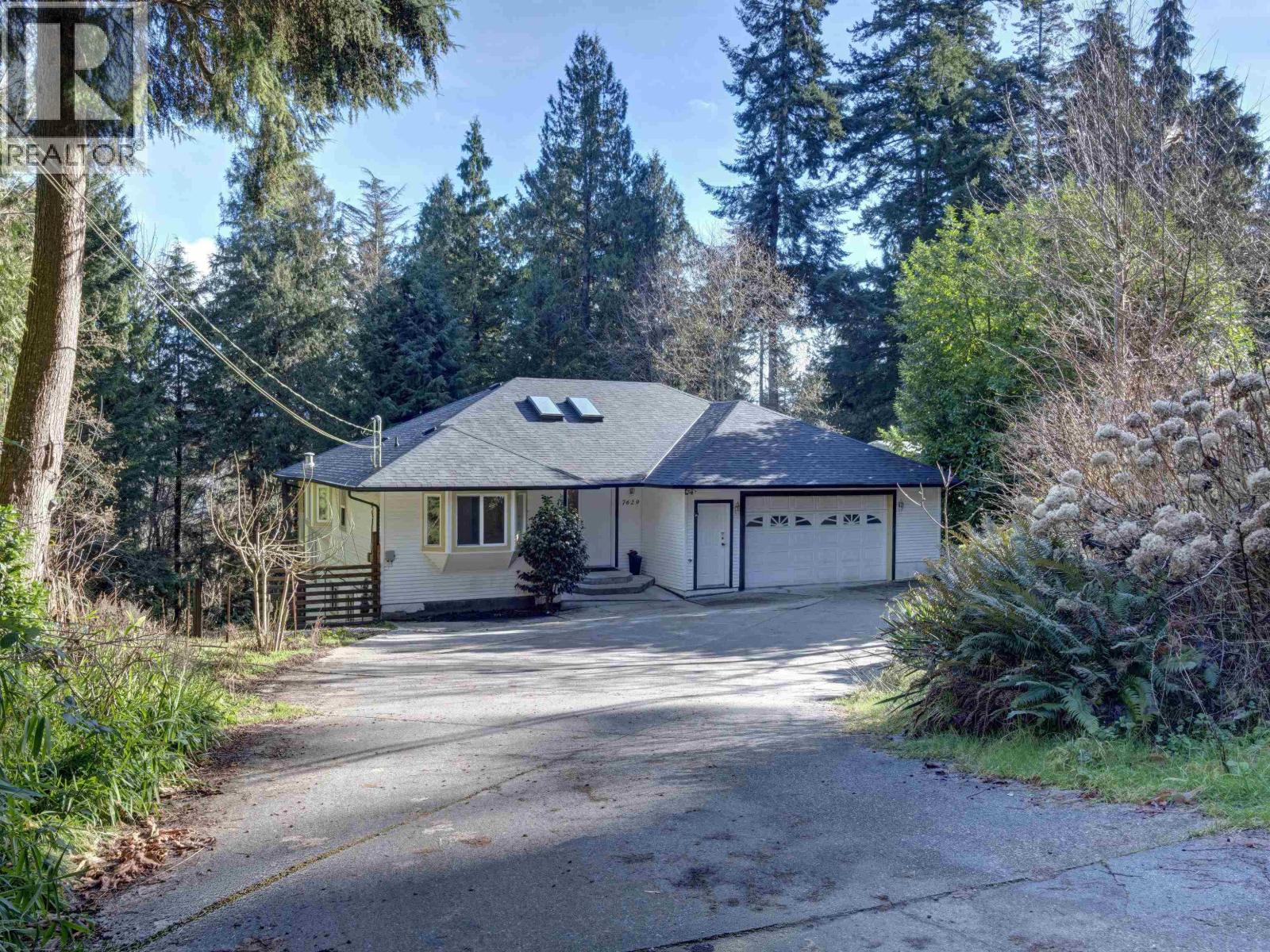 7629 Redrooffs Road, Halfmoon Bay, British Columbia  V7Z 1C4 - Photo 3 - R3092618