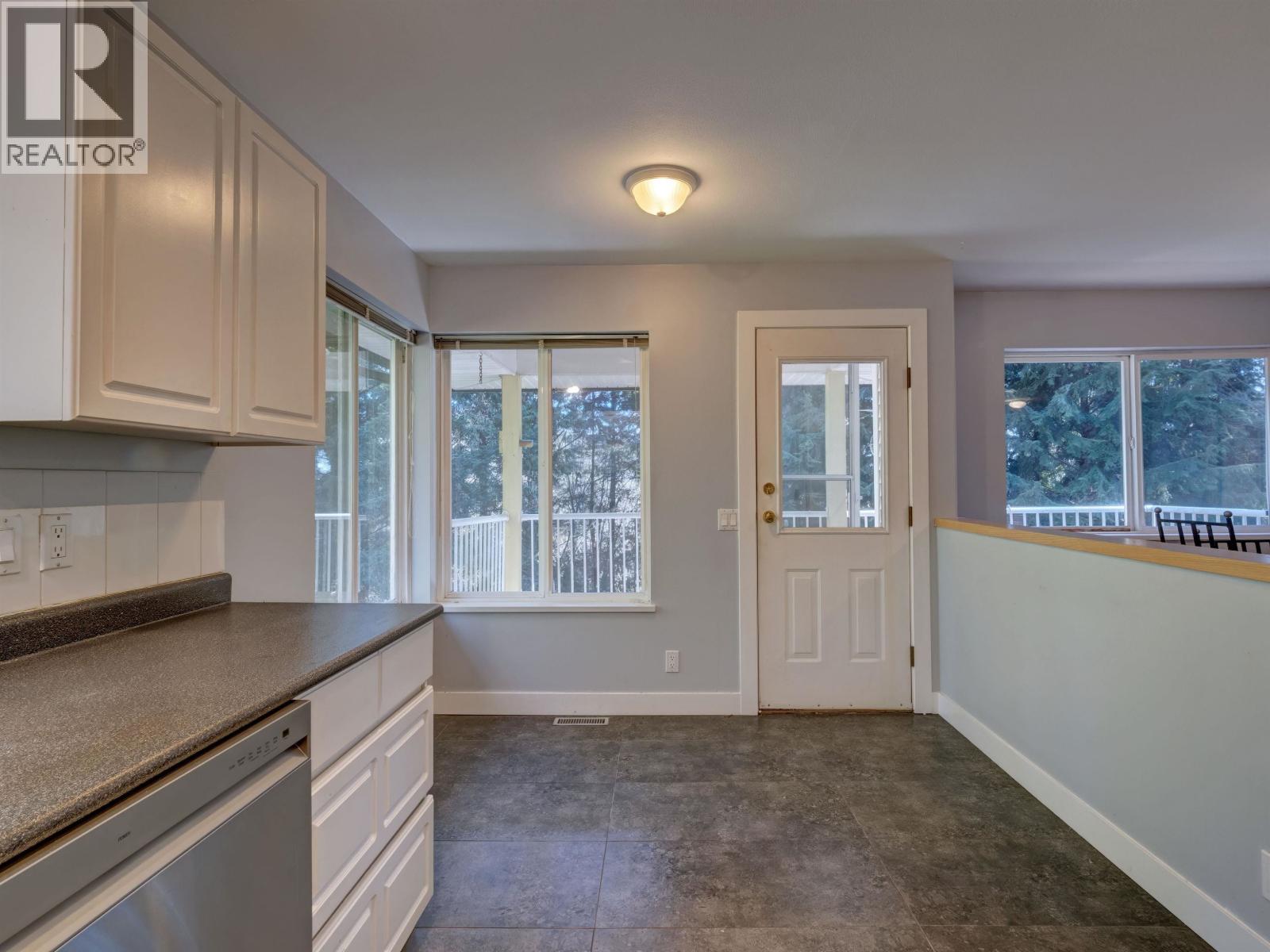 7629 Redrooffs Road, Halfmoon Bay, British Columbia  V7Z 1C4 - Photo 14 - R3092618