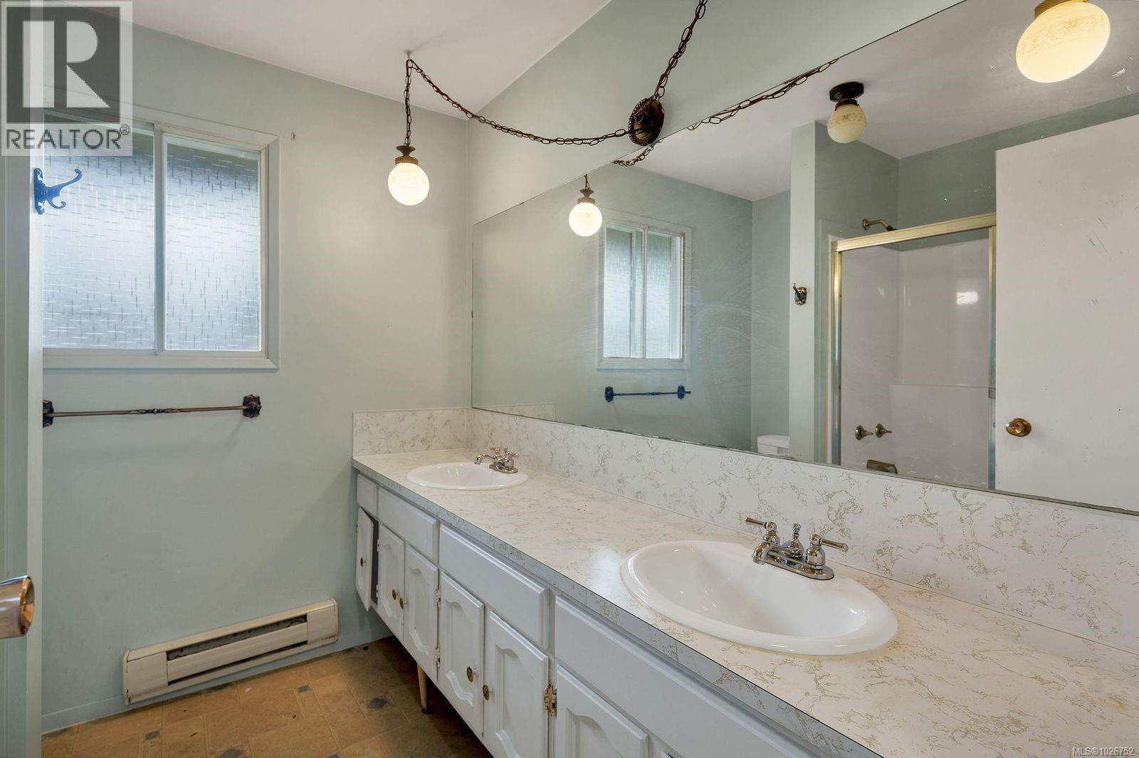 2264 Haddington Cres, Port Mcneill, British Columbia  V0N 2R0 - Photo 10 - 1026752