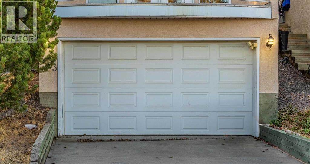 5503 Strathcona Hill Sw, Calgary, Alberta  T3H 1S2 - Photo 35 - A2284461