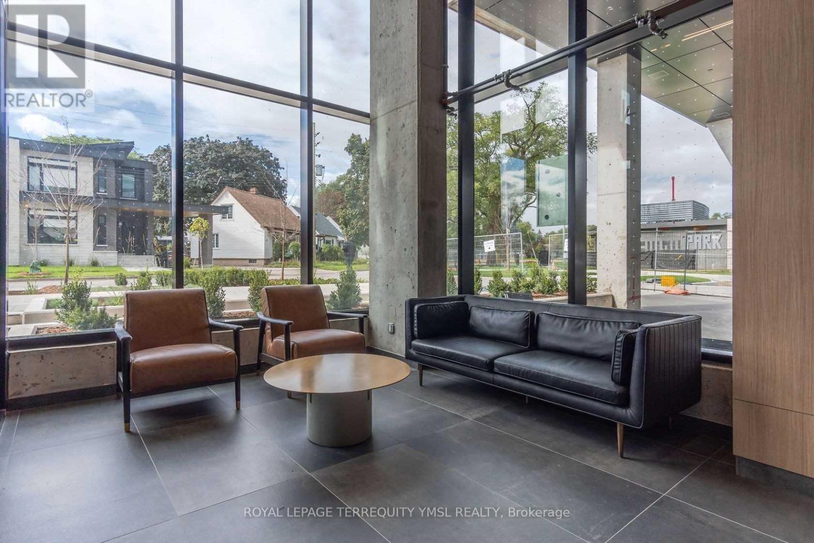 816 - 7 Smith Crescent, Toronto, Ontario  M8Z 0G3 - Photo 5 - W12812266