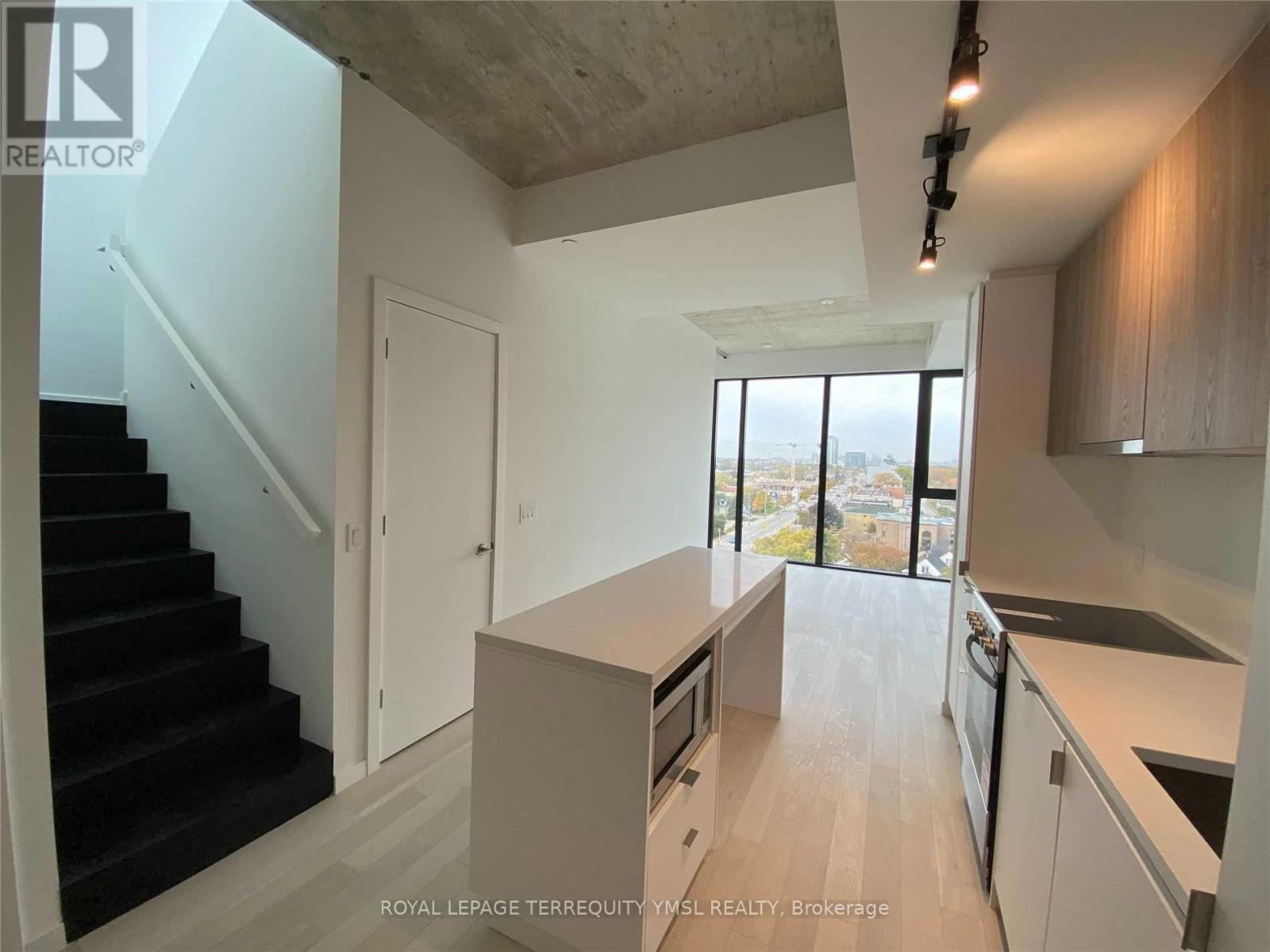 816 - 7 Smith Crescent, Toronto, Ontario  M8Z 0G3 - Photo 7 - W12812266