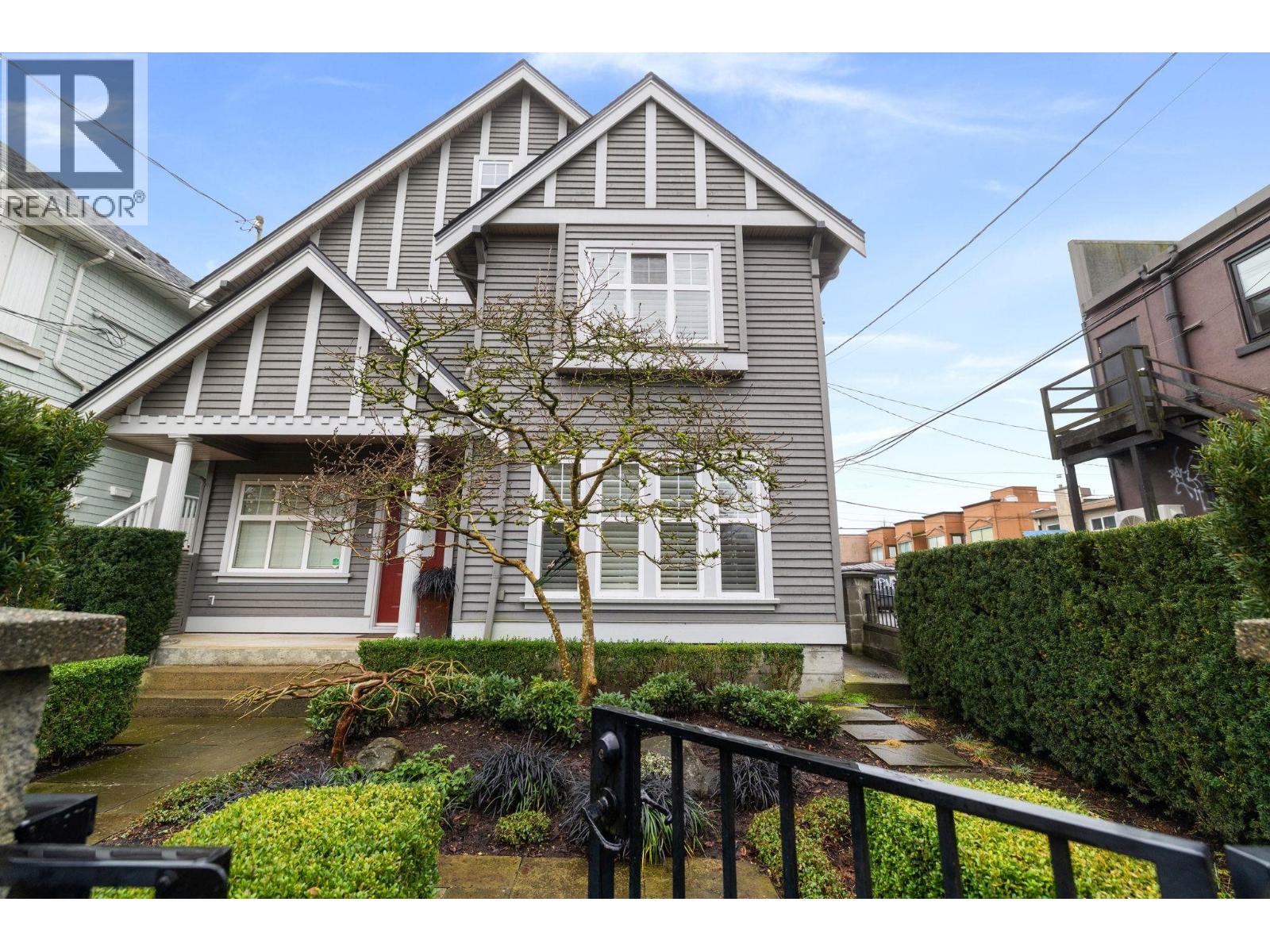 1730 KITCHENER STREET, vancouver, British Columbia