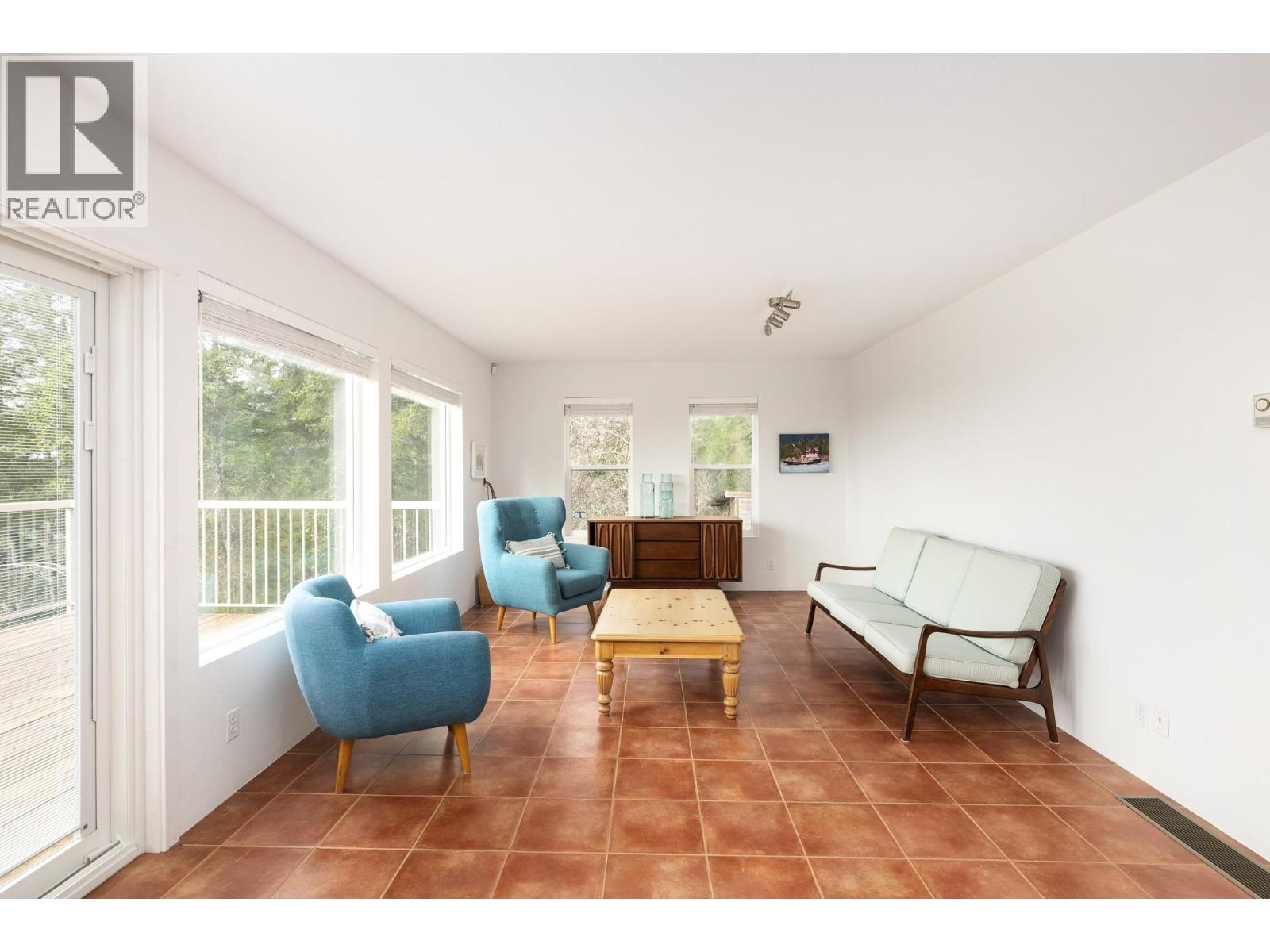 10339 Sunshine Coast Highway, Halfmoon Bay, British Columbia  V7Z 1B7 - Photo 32 - R3092825