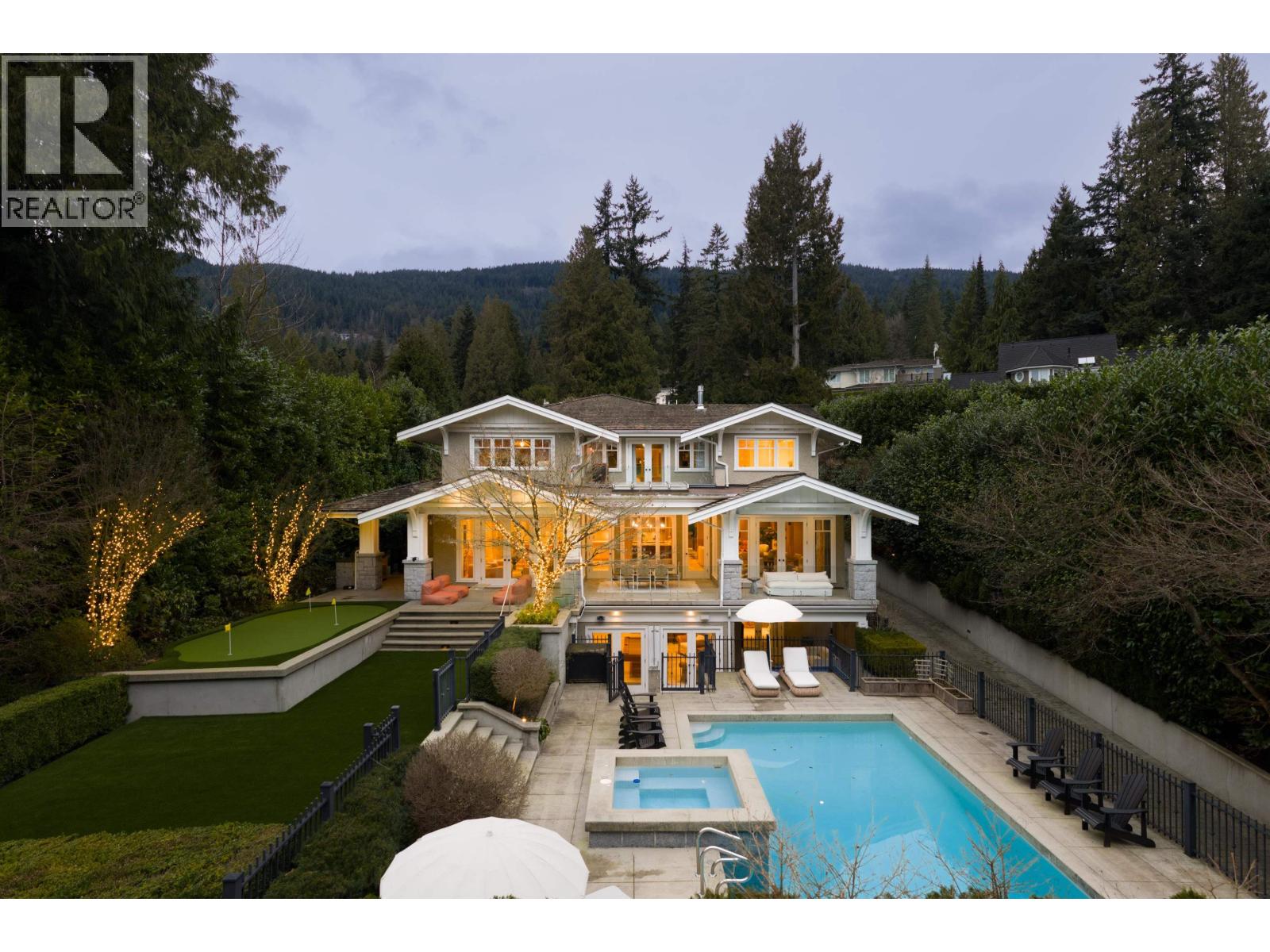 2955 Rosebery Avenue, West Vancouver, British Columbia  V7V 3A5 - Photo 1 - R3092827