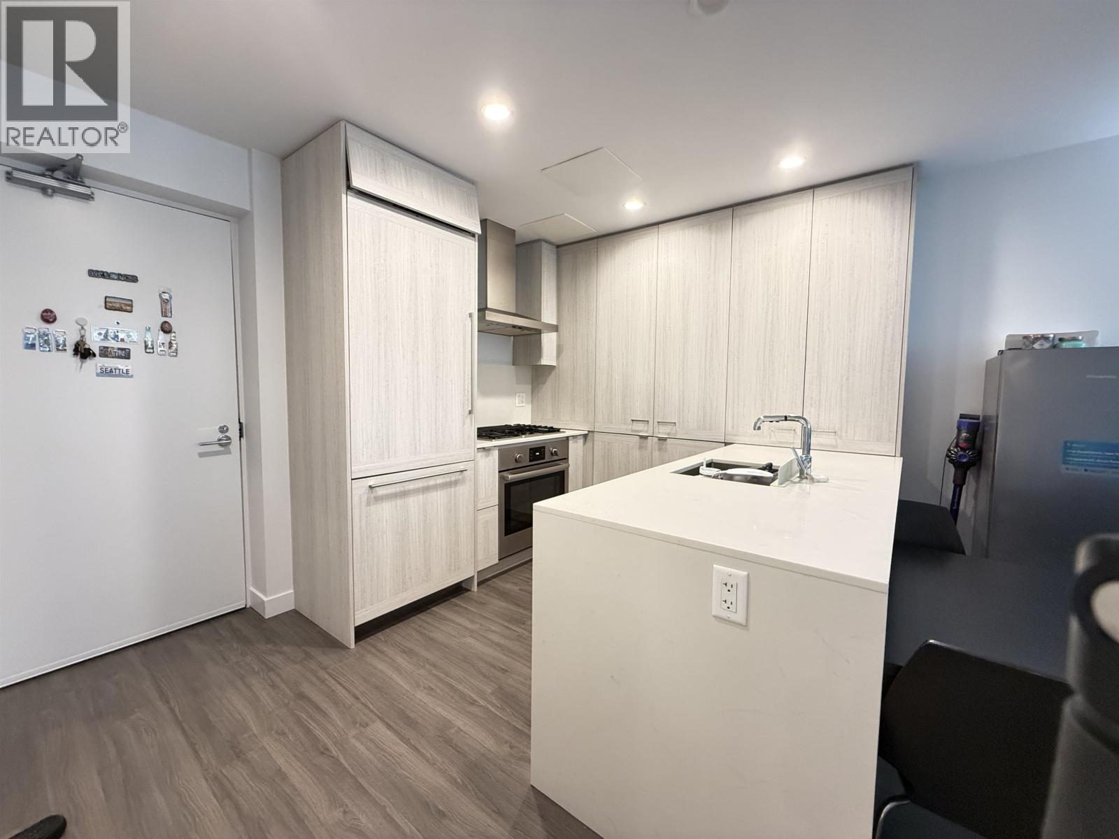 Listing Picture 21 of 21 : TH104 2351 BETA AVENUE, Burnaby / 本拿比 - 魯藝地產 Yvonne Lu Group - MLS Medallion Club Member