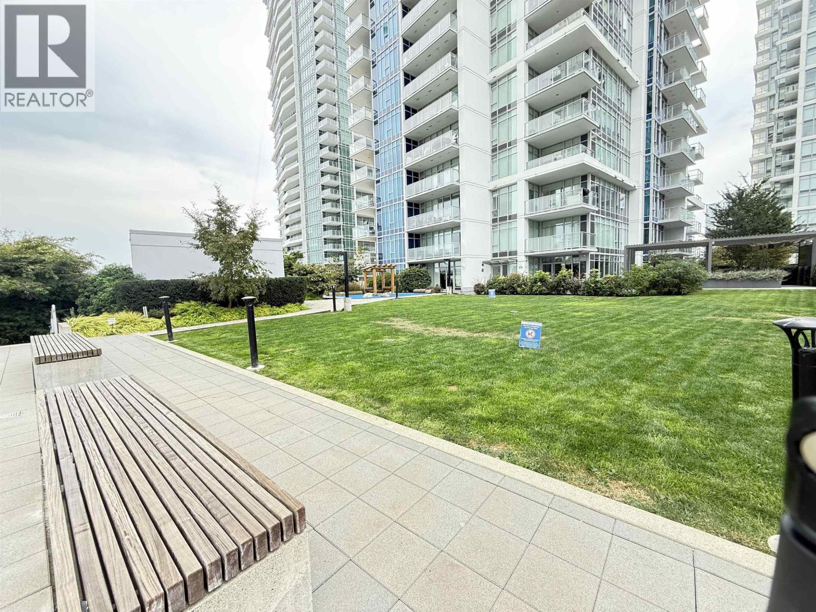 Listing Picture 14 of 21 : TH104 2351 BETA AVENUE, Burnaby / 本拿比 - 魯藝地產 Yvonne Lu Group - MLS Medallion Club Member