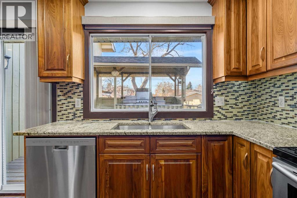 720 Parkvalley Road Se, Calgary, Alberta  T2J 4V8 - Photo 10 - A2277001