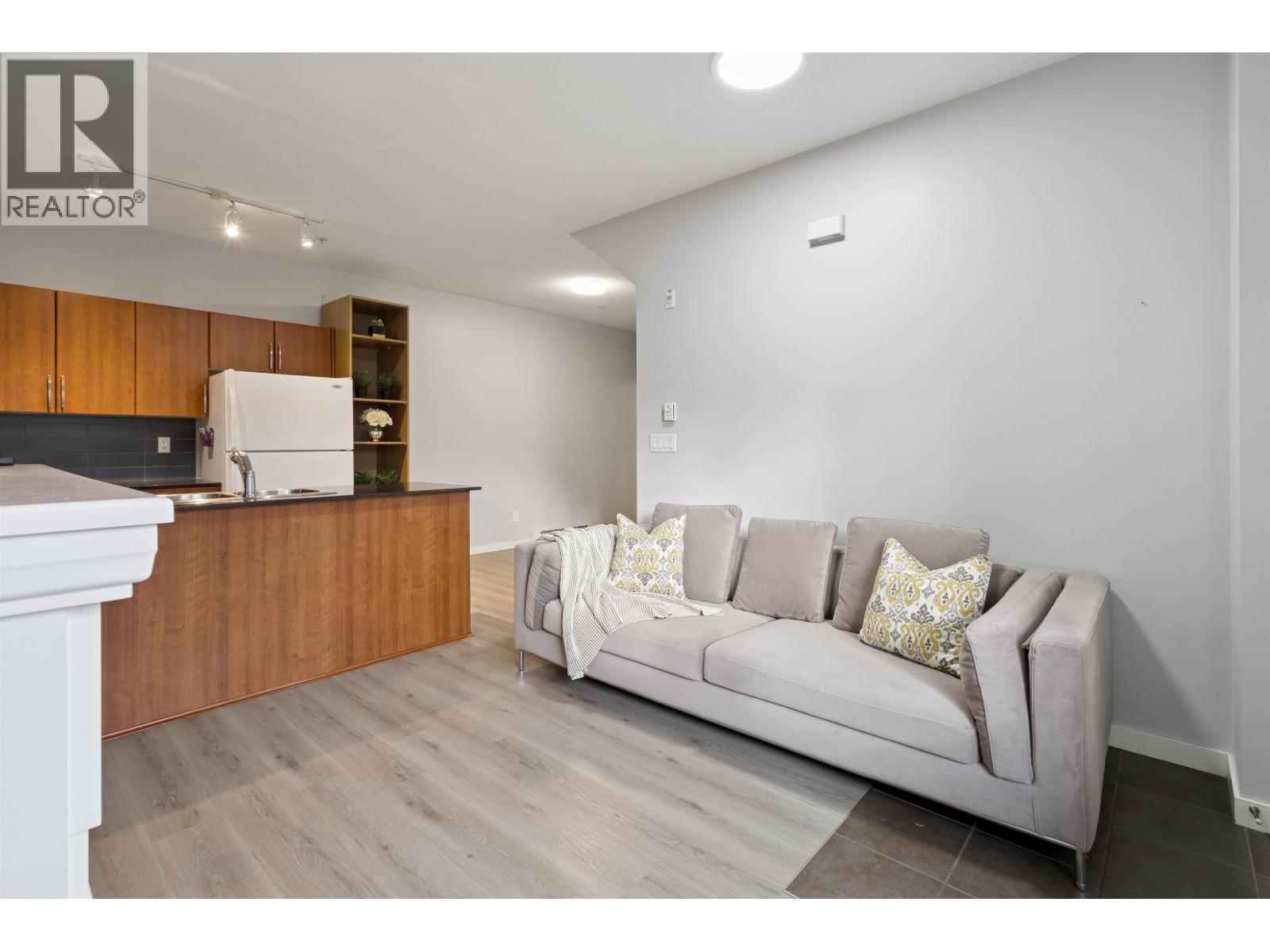 201 1661 Fraser Avenue, Port Coquitlam, British Columbia  V3B 0B6 - Photo 12 - R3090560