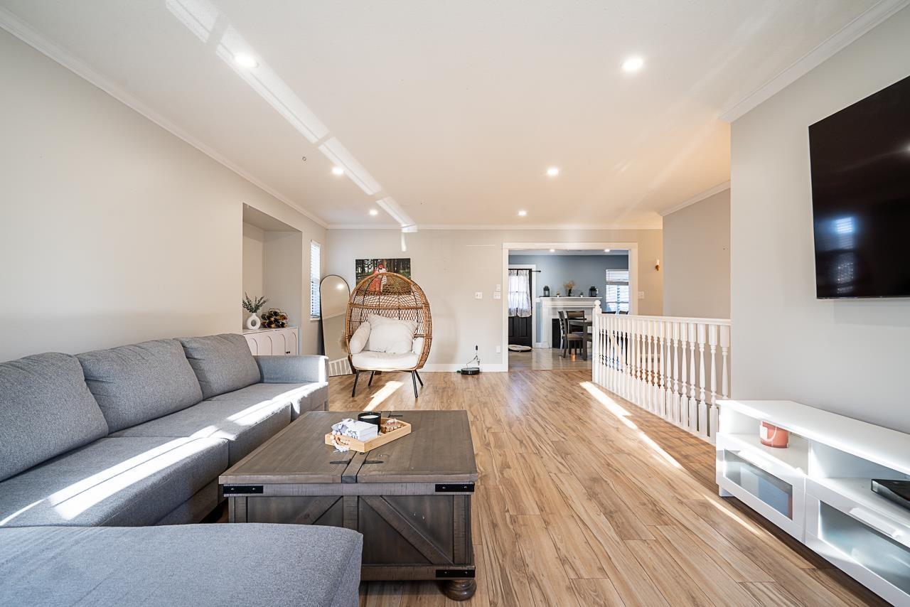 8455 Cade Barr Street, Mission, British Columbia  V2V 7K4 - Photo 11 - R3092877