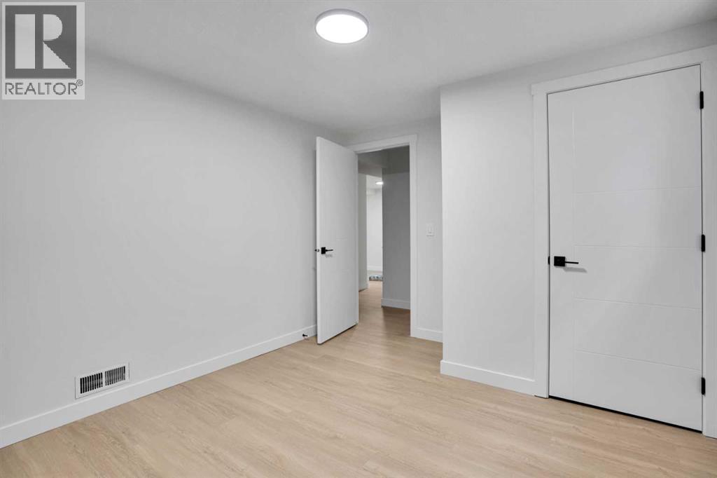 6116 Buckthorn Road Nw, Calgary, Alberta  T2K 2Z1 - Photo 40 - A2276769