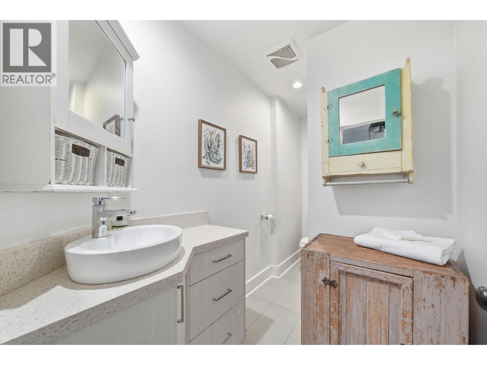 1944 Charles Street, Vancouver, British Columbia  V5L 2T9 - Photo 13 - R3092657