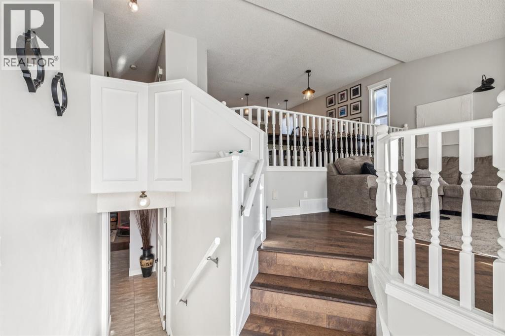 79 Riverglen Way Se, Calgary, Alberta  T2C 3H9 - Photo 5 - A2287570