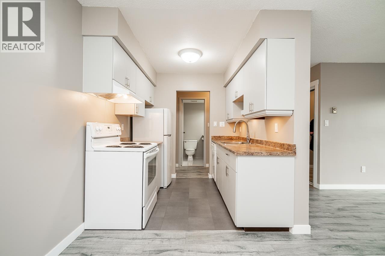 319 9847 Manchester Drive, Burnaby, British Columbia  V3N 4P4 - Photo 6 - R3092607