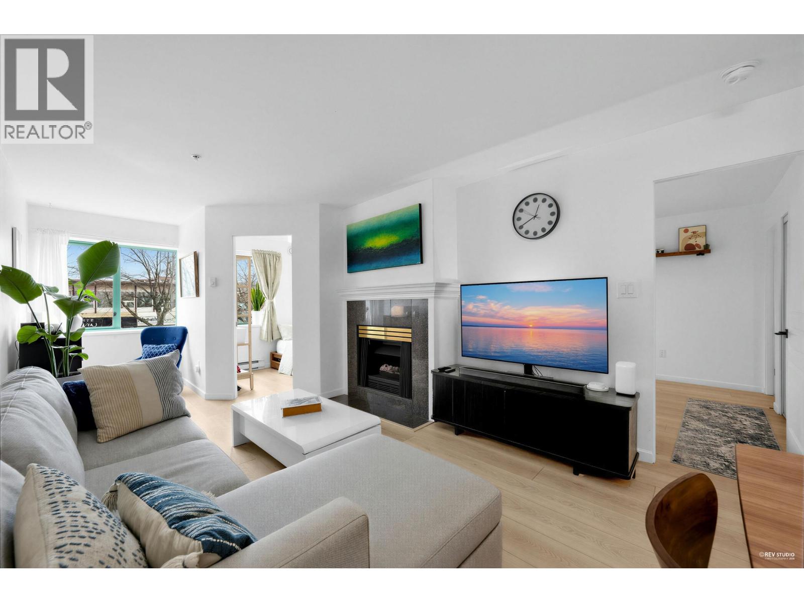 107 189 E 16TH AVENUE, Vancouver, British Columbia