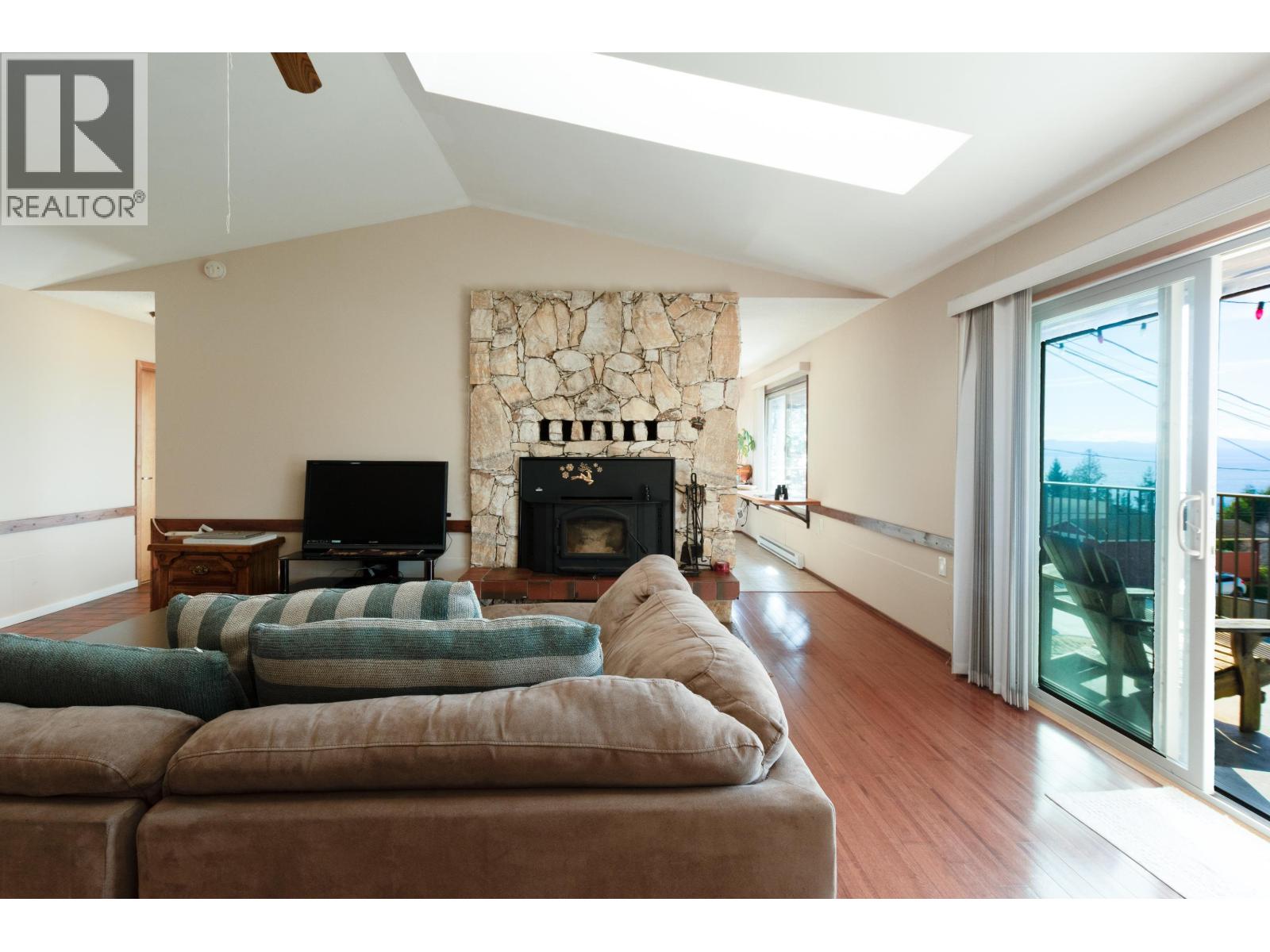 4902 Laurel Avenue, Sechelt, British Columbia  V7Z 0B7 - Photo 8 - R3092041