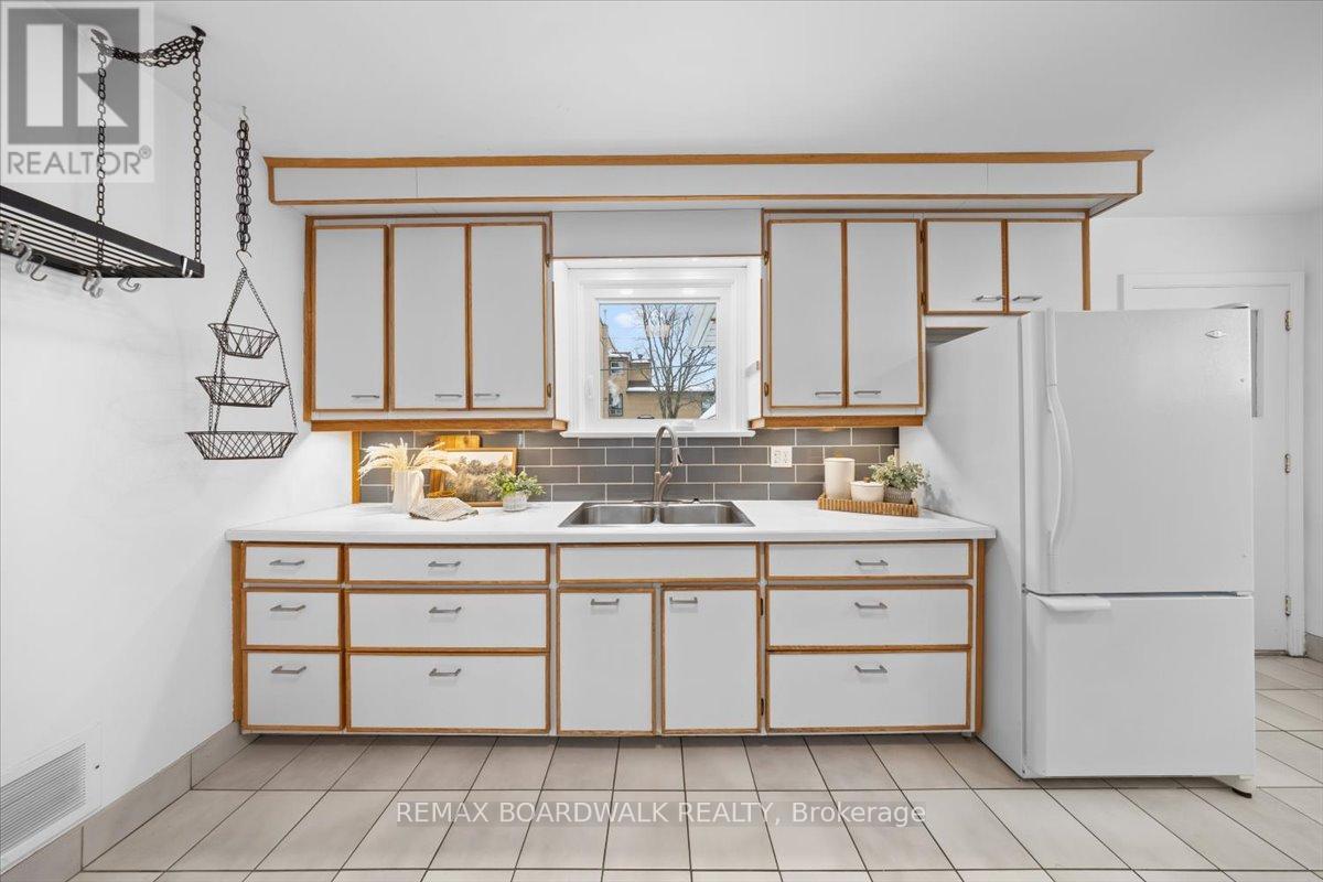 1446 Woodward Avenue, Ottawa, Ontario  K1Z 7W3 - Photo 13 - X12813820