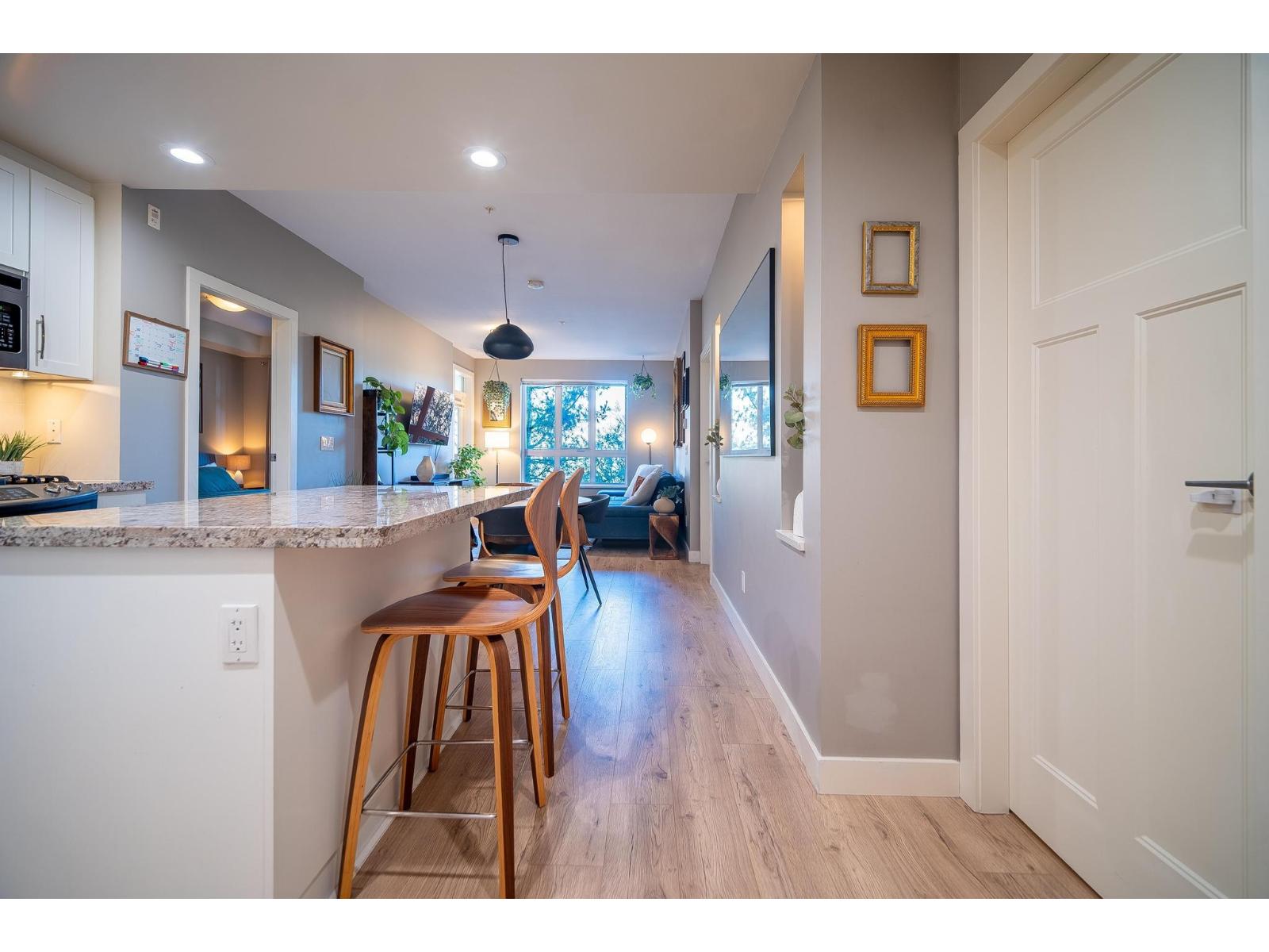 201 15428 31 Avenue, Surrey, British Columbia  V3Z 3W4 - Photo 5 - R3092237