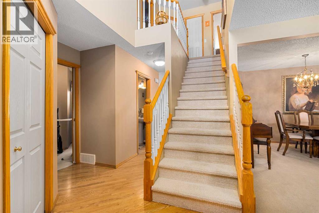 7945 Springbank Boulevard Sw, Calgary, Alberta  T3H 4L9 - Photo 3 - A2287510