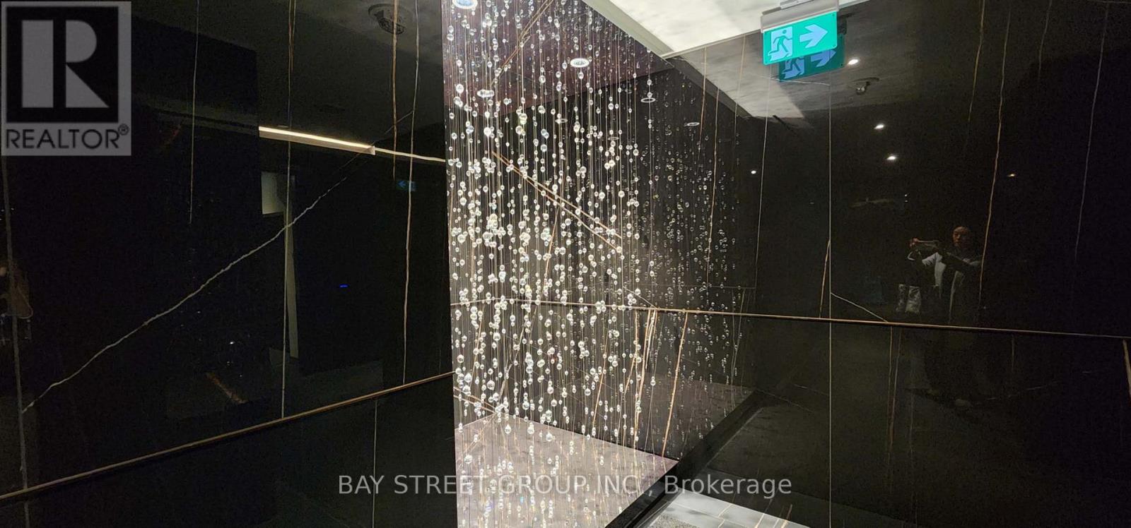 2606 - 11 Yorkville Avenue, Toronto, Ontario  M4W 0B7 - Photo 2 - C12813794