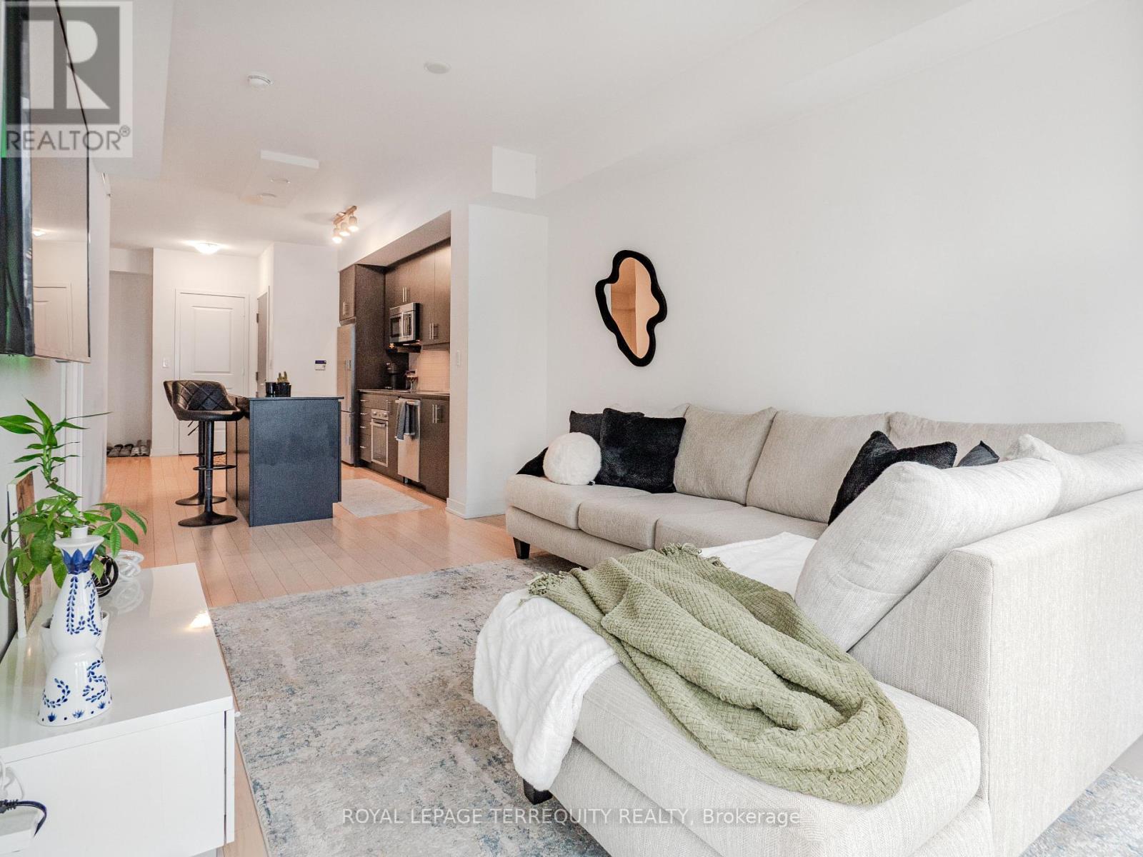 1009 - 1 The Esplanade, Toronto, Ontario  M5E 0A8 - Photo 4 - C12813830