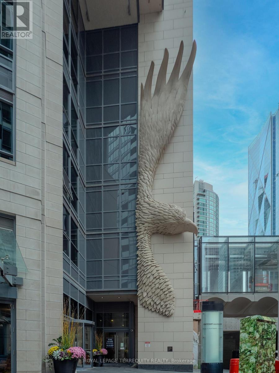 1009 - 1 The Esplanade, Toronto, Ontario  M5E 0A8 - Photo 40 - C12813830