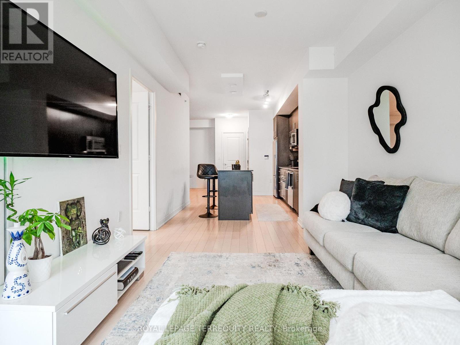 1009 - 1 The Esplanade, Toronto, Ontario  M5E 0A8 - Photo 5 - C12813830