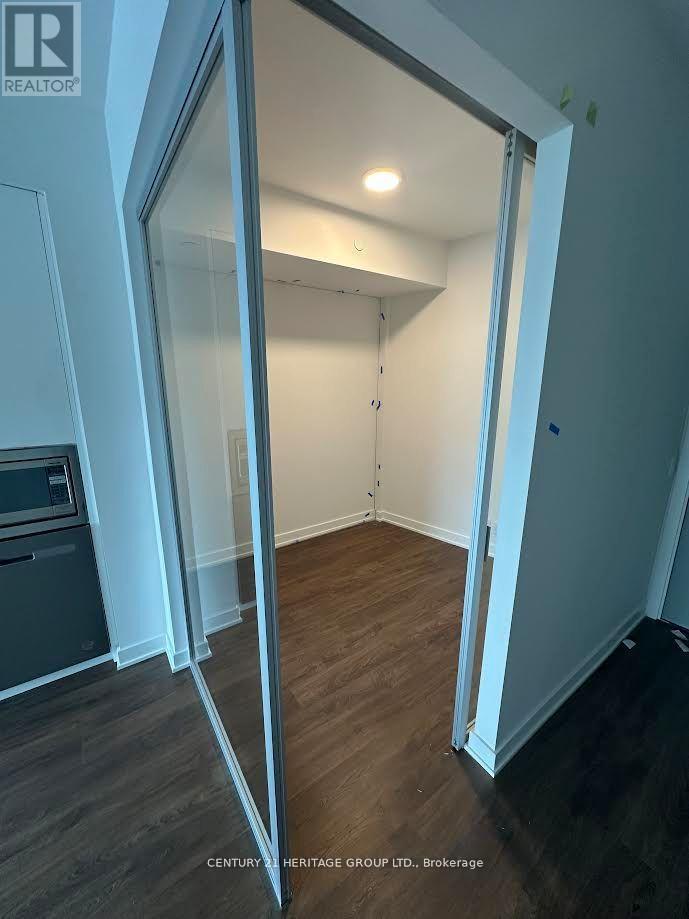 504 - 30 Upper Mall Way, Vaughan, Ontario  L4J 0J7 - Photo 4 - N12813800