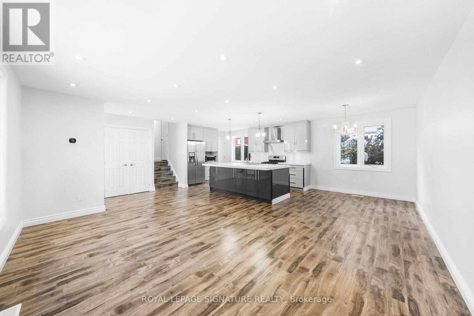 246 Hodgson Drive, Newmarket (Central Newmarket), Ontario  L3Y 1E2 - Photo 12 - N12813812