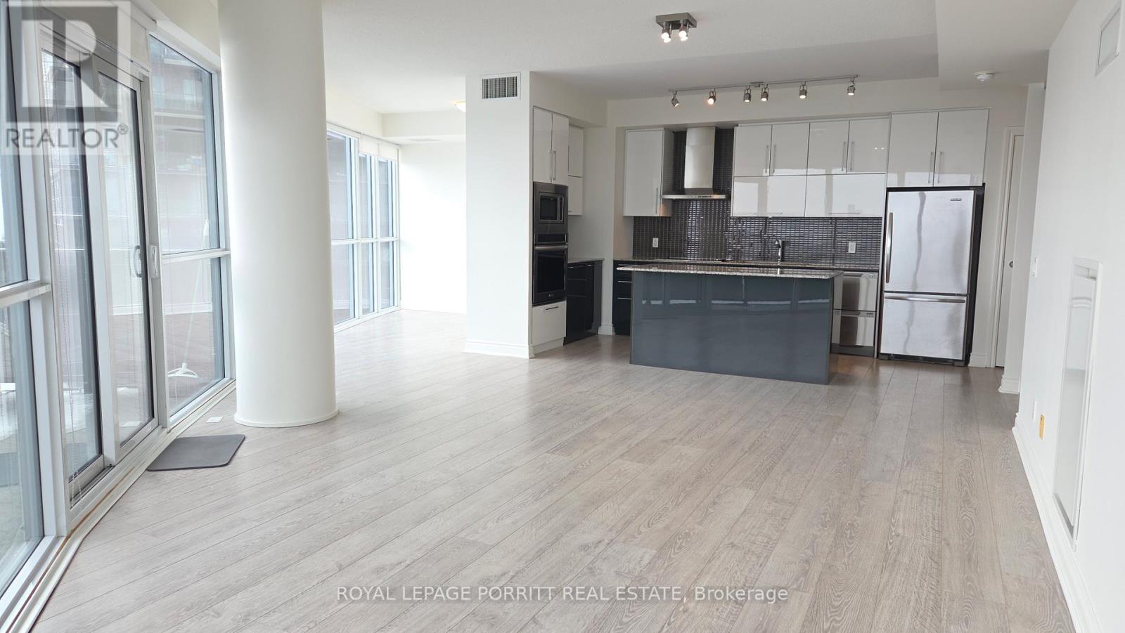 #1103 - 80 Marine Parade Drive, Toronto, Ontario  M8V 0A3 - Photo 4 - W12813798