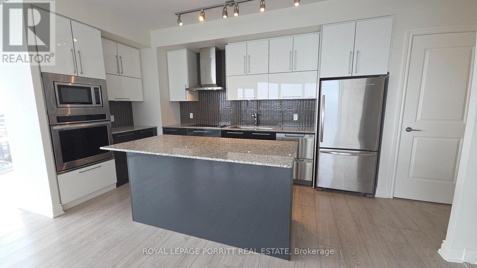 #1103 - 80 Marine Parade Drive, Toronto, Ontario  M8V 0A3 - Photo 6 - W12813798