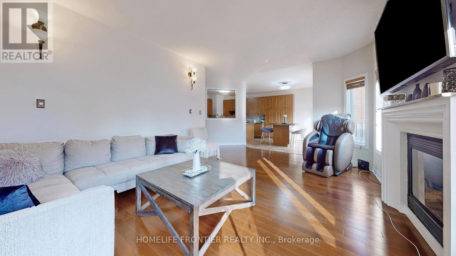 5186 Doubletree Drive, Mississauga, Ontario  L5M 8B2 - Photo 4 - W12813808