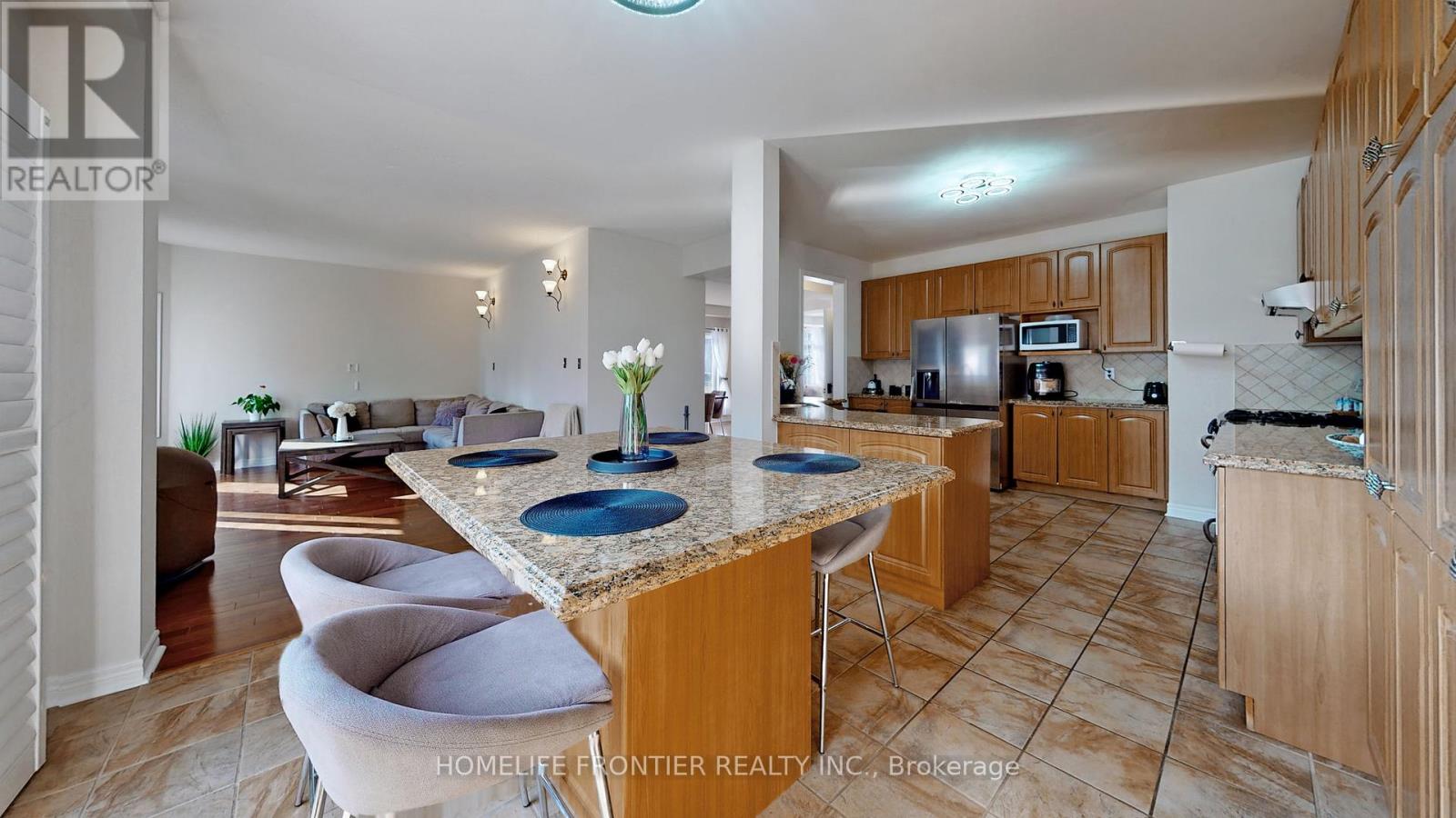 5186 Doubletree Drive, Mississauga, Ontario  L5M 8B2 - Photo 5 - W12813808