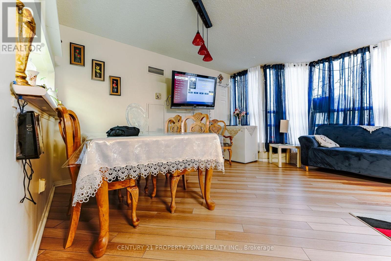 318 - 250 Webb Drive, Mississauga, Ontario  L5B 3Z4 - Photo 17 - W12813822