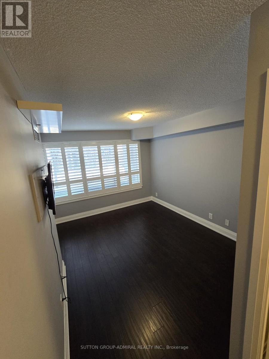 202 - 1060 Sheppard Avenue W, Toronto, Ontario  M3J 0G7 - Photo 12 - W12813838