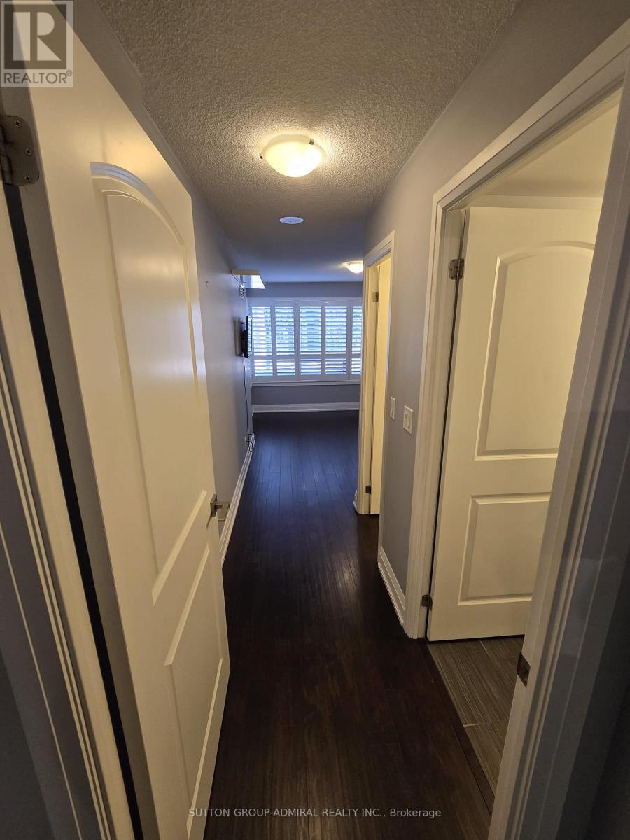 202 - 1060 Sheppard Avenue W, Toronto, Ontario  M3J 0G7 - Photo 9 - W12813838