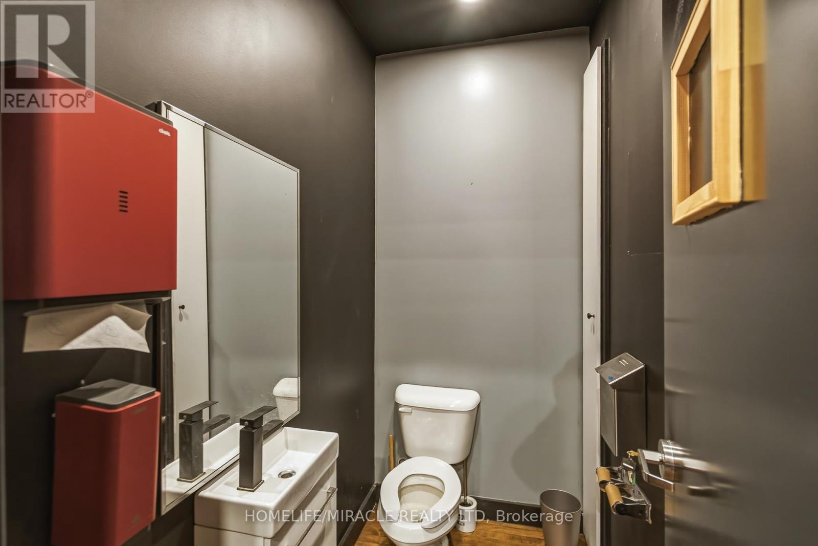 45 James Street, St. Catharines, Ontario  L2R 5B9 - Photo 3 - X12813834