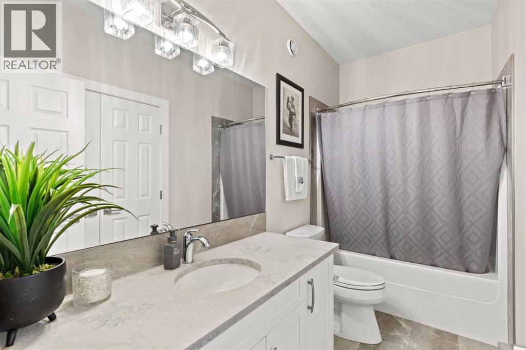 18 Drake Landing Street, Okotoks, Alberta  T1S 0P7 - Photo 17 - A2282904