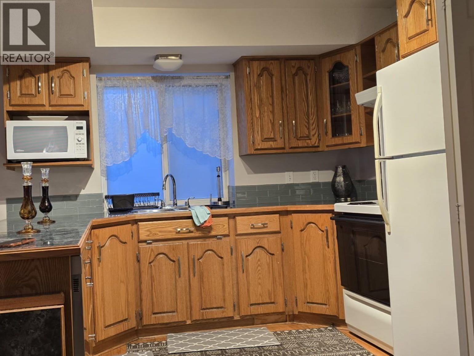 Ground Level House-1265 Fletcher Way, Port Coquitlam, British Columbia  V3C 6B5 - Photo 9 - R3092632