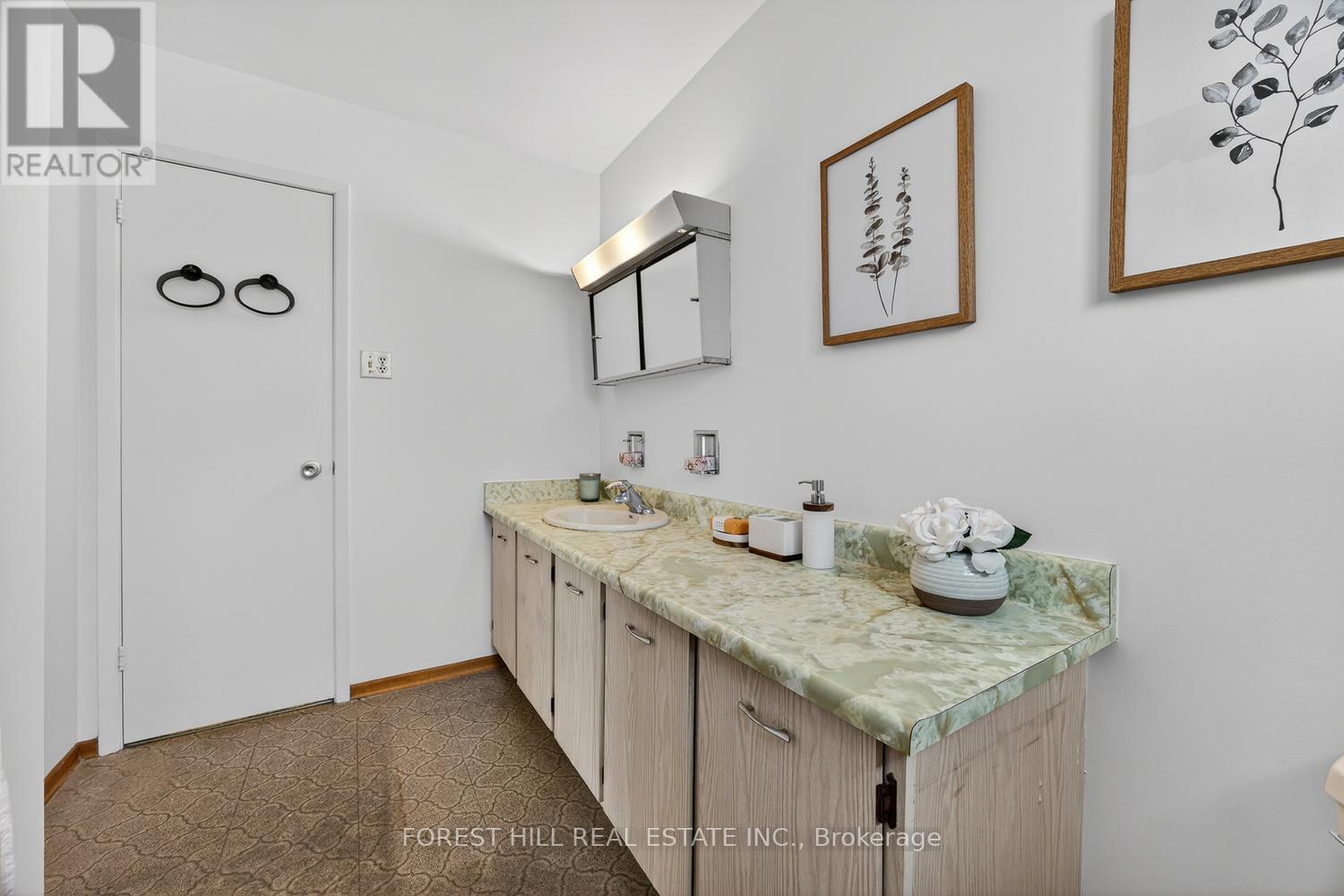 401 Cherokee Boulevard, Toronto, Ontario  M2H 2X1 - Photo 29 - C12810774