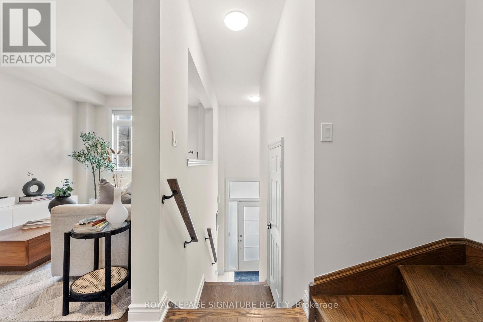 71 Farooq Boulevard, Vaughan, Ontario  L4H 4P3 - Photo 3 - N12813842