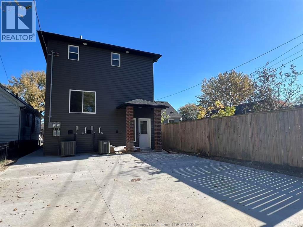 MLS# 26003817: 917 Mckay AVENUE Unit# 2, Windsor, Canada