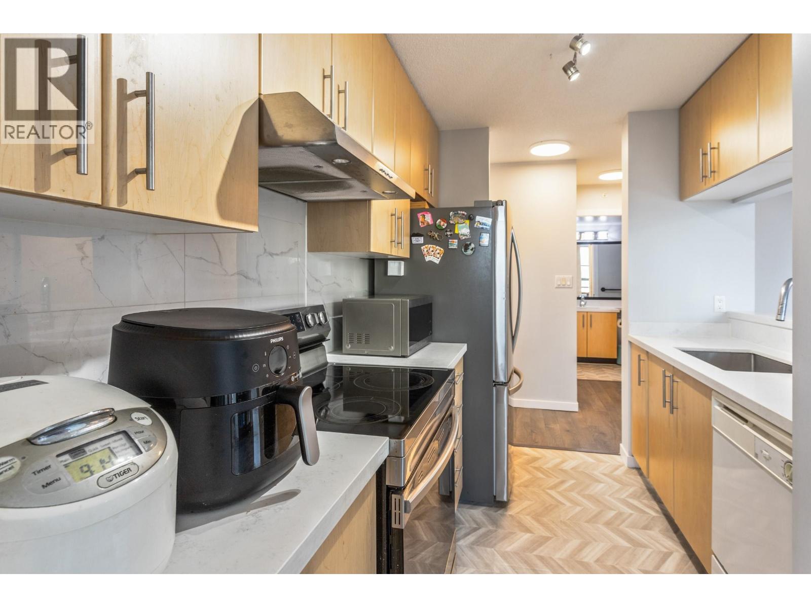 1101 3663 Crowley Drive, Vancouver, British Columbia  V5R 6H4 - Photo 10 - R3092401