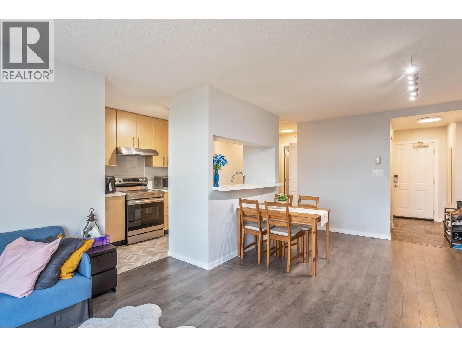 1101 3663 Crowley Drive, Vancouver, British Columbia  V5R 6H4 - Photo 11 - R3092401