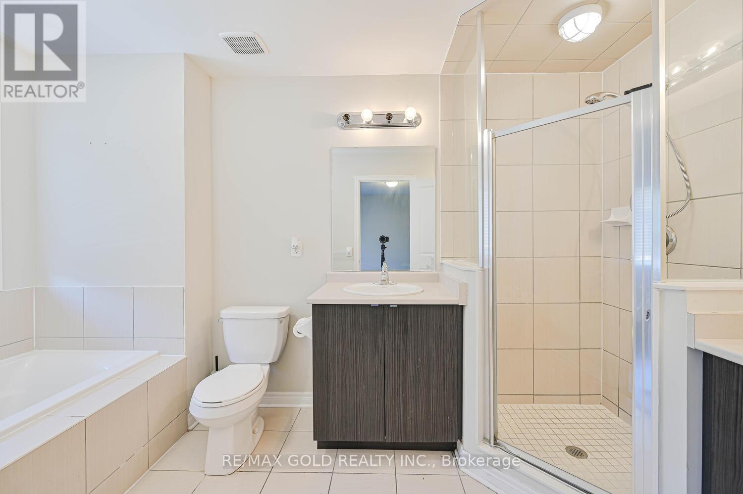 53 Finegan Circle, Brampton, Ontario  L7A 4Z8 - Photo 34 - W12730766