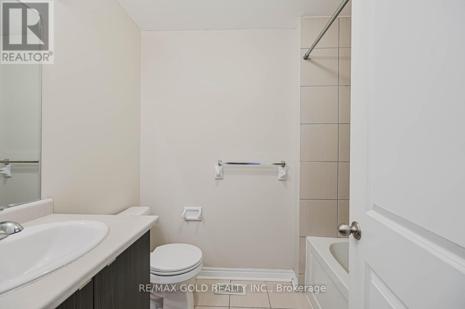 53 Finegan Circle, Brampton, Ontario  L7A 4Z8 - Photo 25 - W12730766