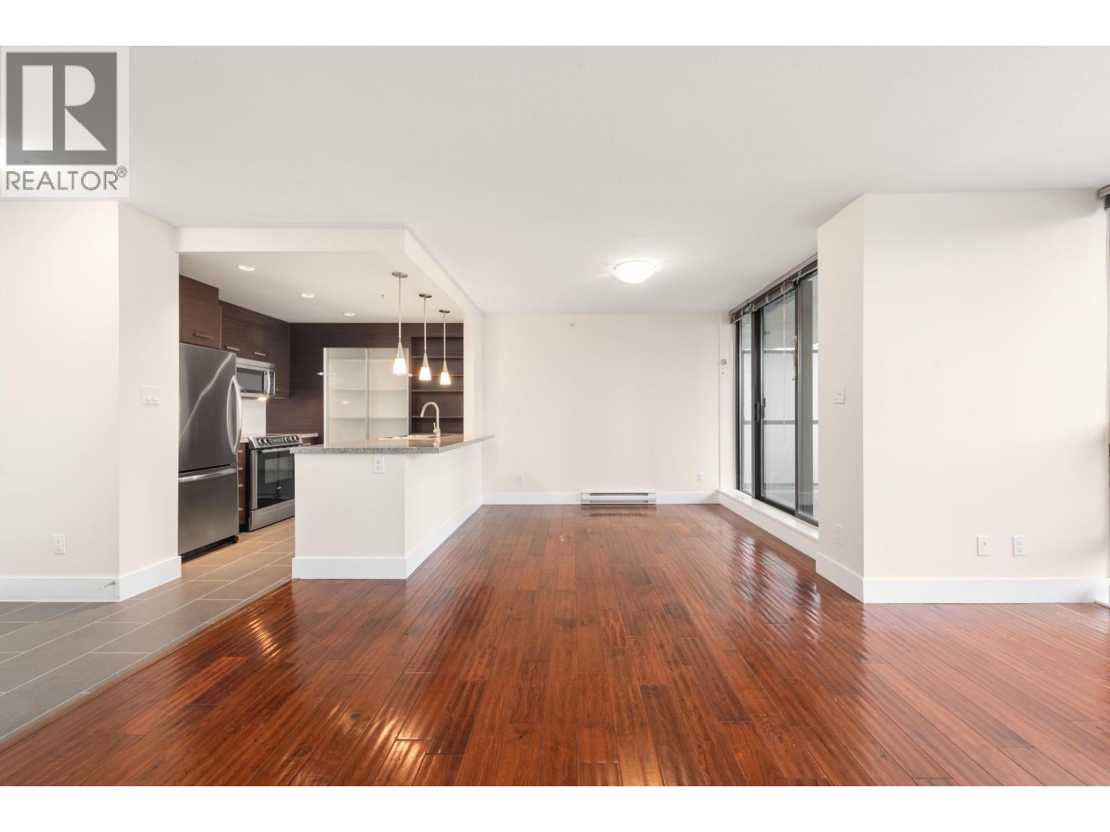 705 2959 Glen Drive, Coquitlam, British Columbia  V3B 0B8 - Photo 4 - R3092870