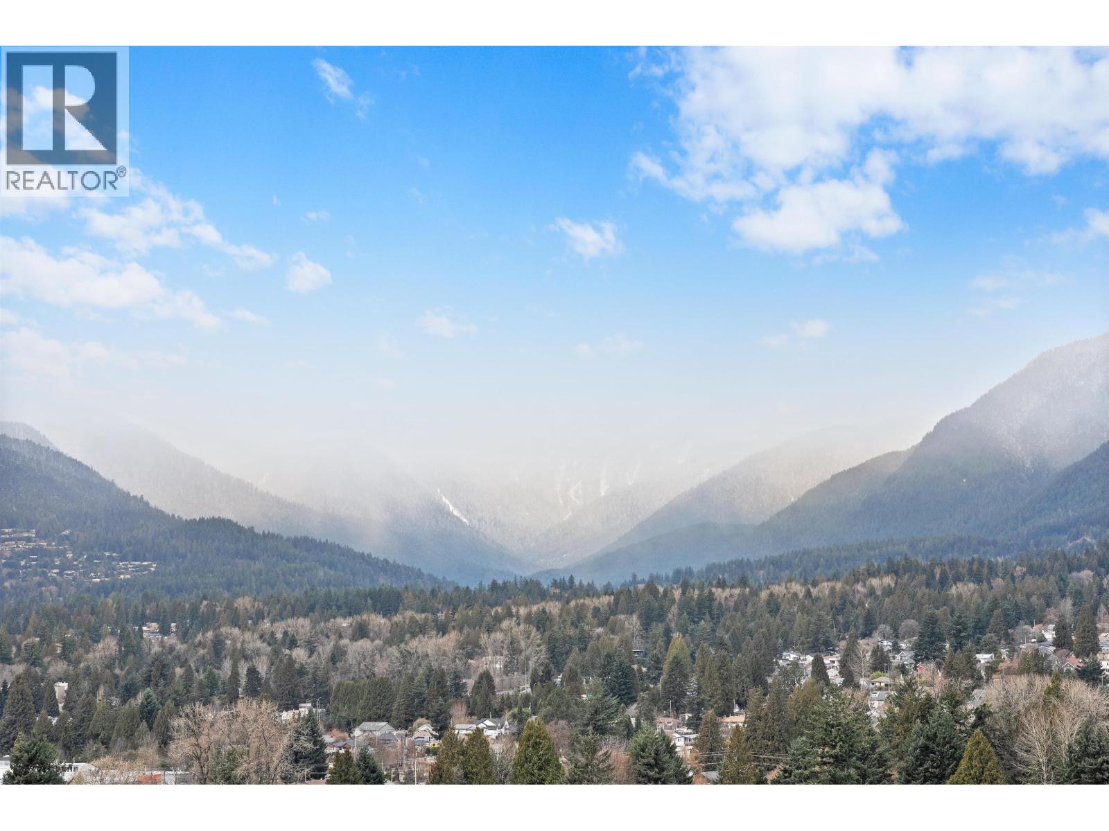 1608 150 W 15TH STREET, North Vancouver, British Columbia