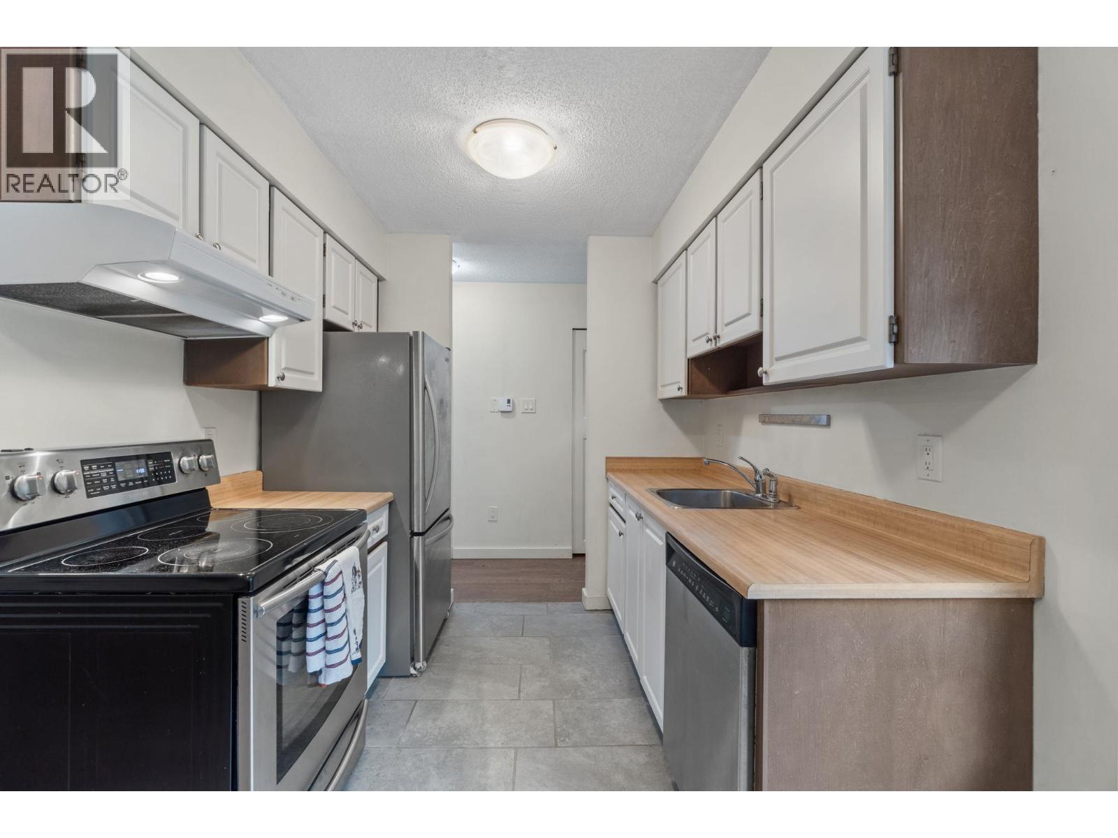 4208 Garden Grove Drive, Burnaby, British Columbia  V5G 4G6 - Photo 10 - R3092851